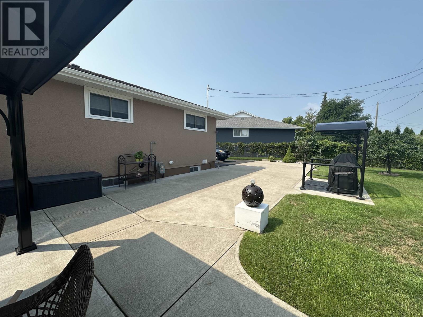 429 Cartier Ct, Thunder Bay, Ontario  P7E 6A9 - Photo 4 - TB253210
