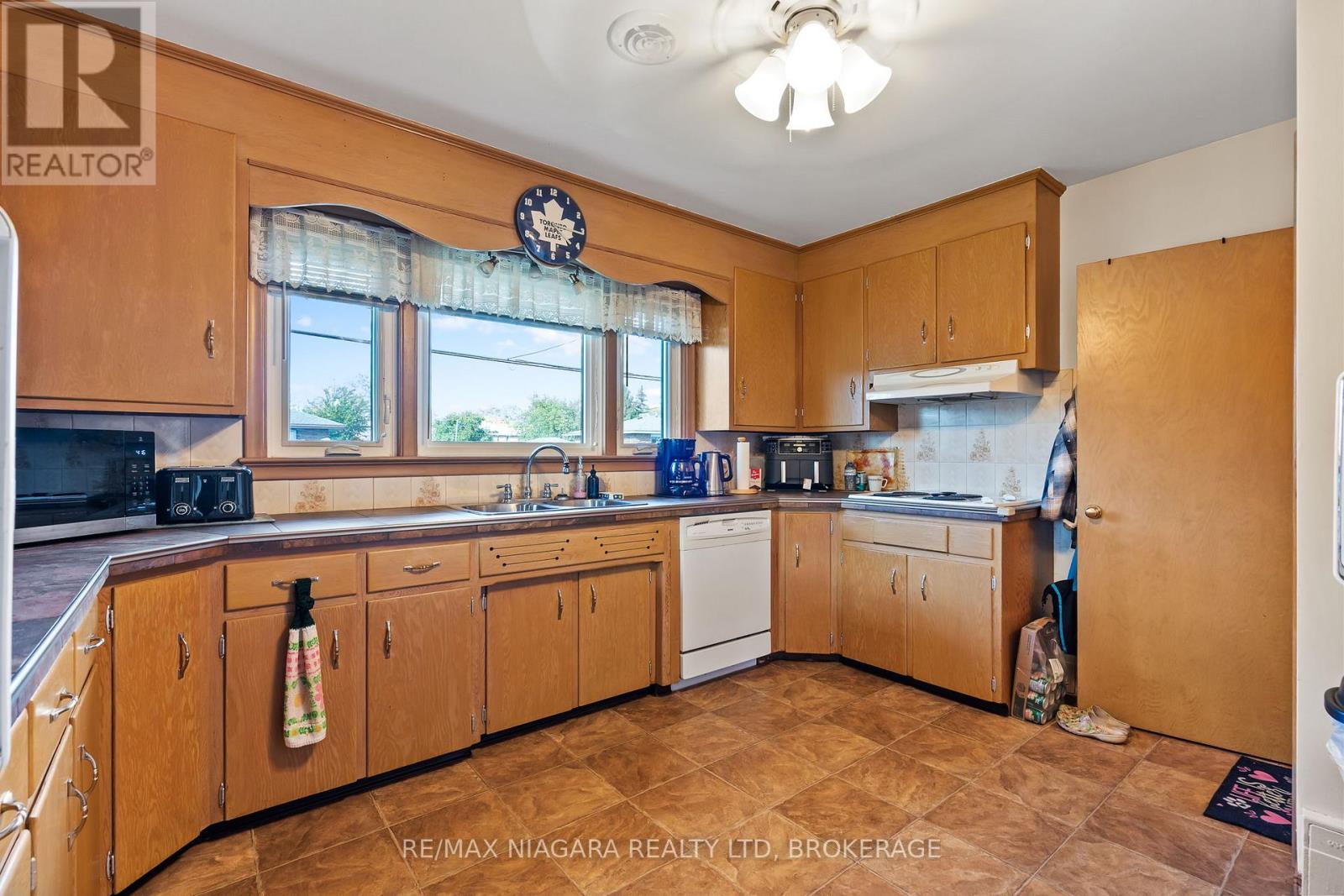 419 Steele Street, Port Colborne (Sugarloaf), Ontario  L3K 4Y1 - Photo 18 - X12461578