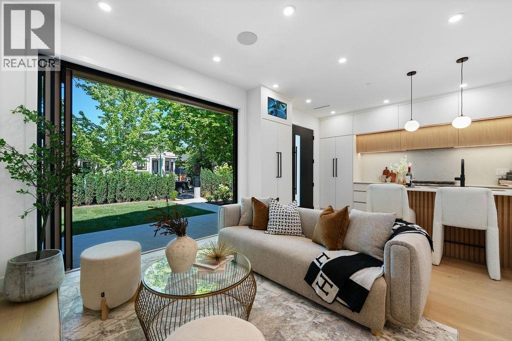 1 2858 W 12TH AVENUE, Vancouver, British Columbia