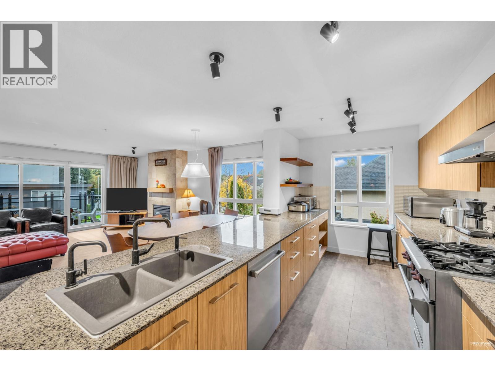 301 2096 W 46th Avenue, Vancouver, British Columbia  V6M 2K9 - Photo 10 - R3058138