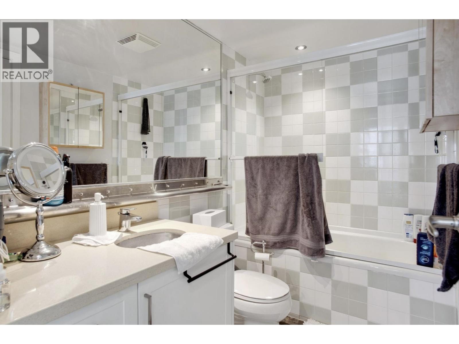 1702 1003 Burnaby Street, Vancouver, British Columbia  V6E 4R7 - Photo 10 - R3058151