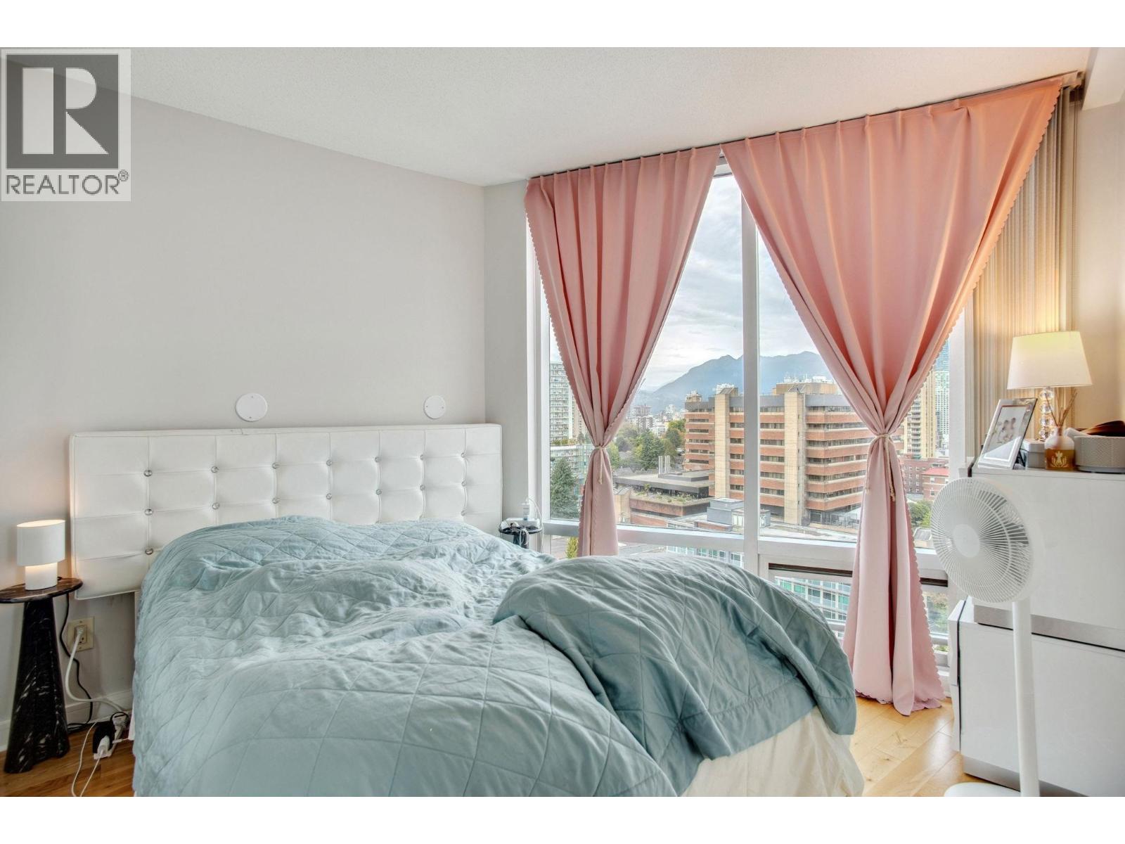 1702 1003 Burnaby Street, Vancouver, British Columbia  V6E 4R7 - Photo 9 - R3058151