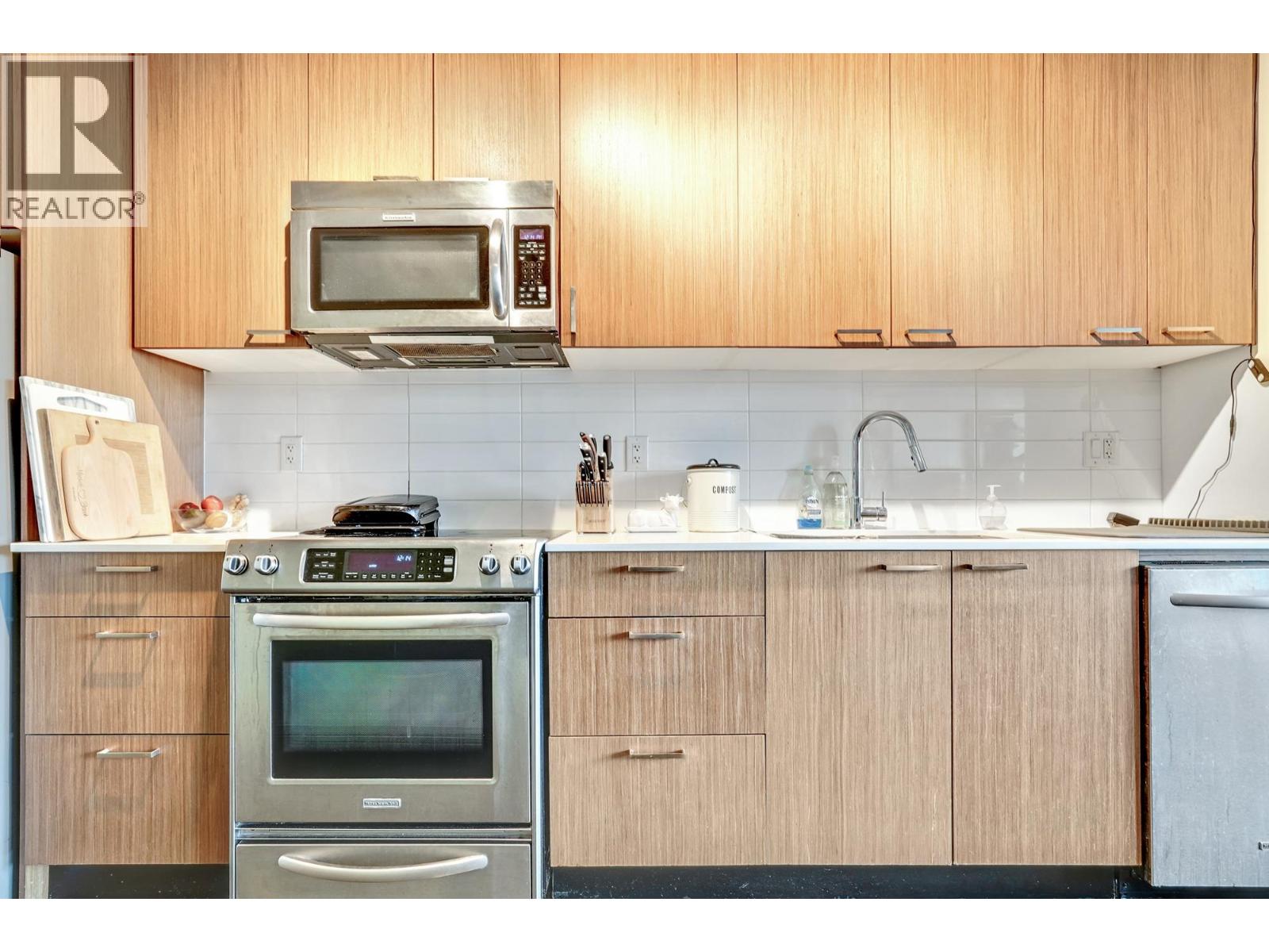 516 221 Union Street, Vancouver, British Columbia  V6A 0B4 - Photo 3 - R3058156