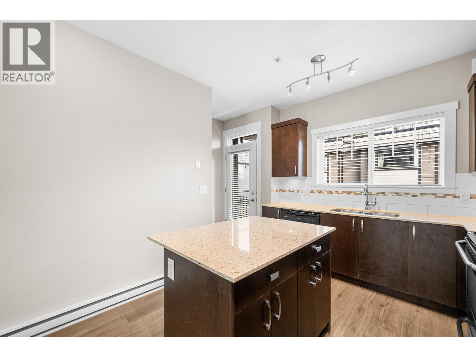 7 838 Royal Avenue, New Westminster, British Columbia  V3M 1J9 - Photo 5 - R3058157