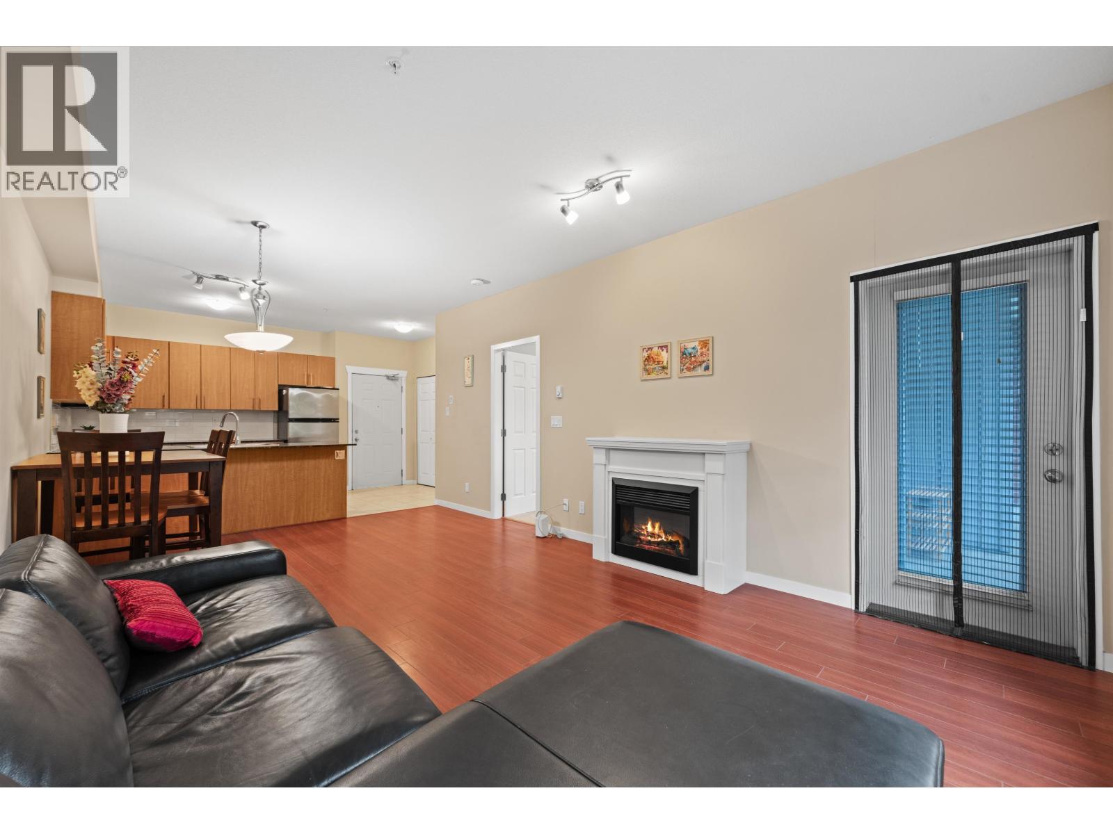 204 2488 KELLY AVENUE, Port Coquitlam, British Columbia
