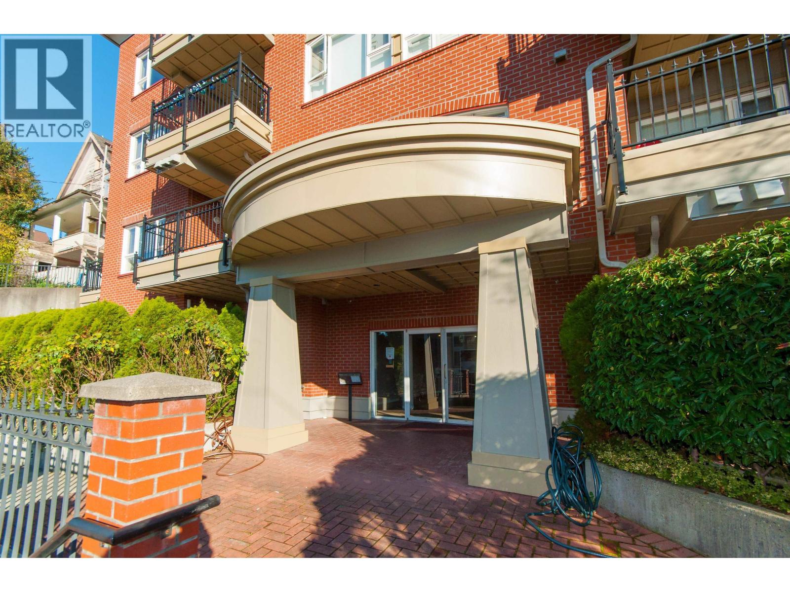 504 221 Eleventh Street, New Westminster, British Columbia  V3M 4C8 - Photo 2 - R3058194