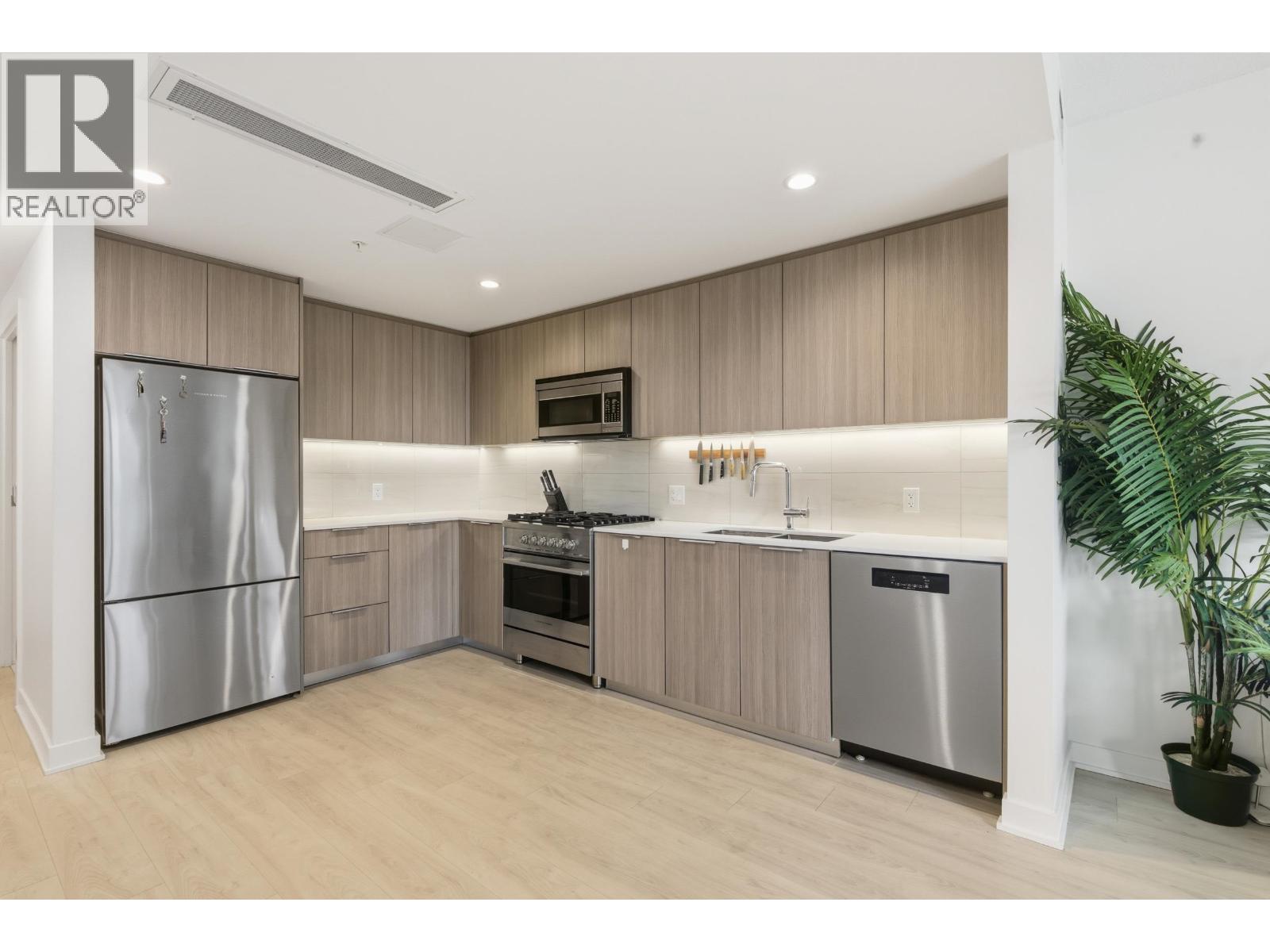 602 1401 Hunter Street, North Vancouver, British Columbia  V7J 0E2 - Photo 5 - R3058207