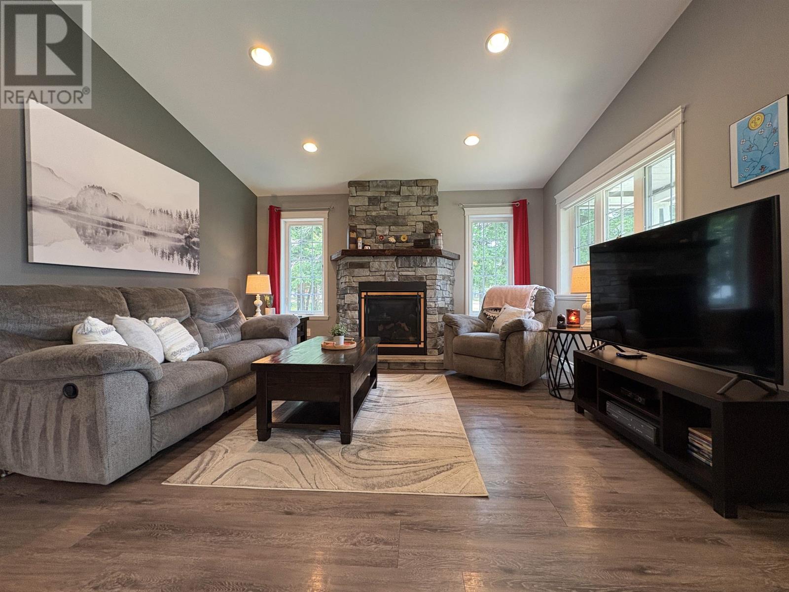 1702 Sunset Dr, Fort Frances, Ontario  P9A 2V1 - Photo 5 - TB253215