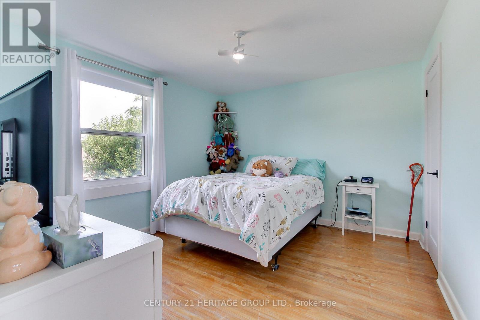 396 East 16th Street, Hamilton, Ontario  L9A 4K5 - Photo 22 - X12461477