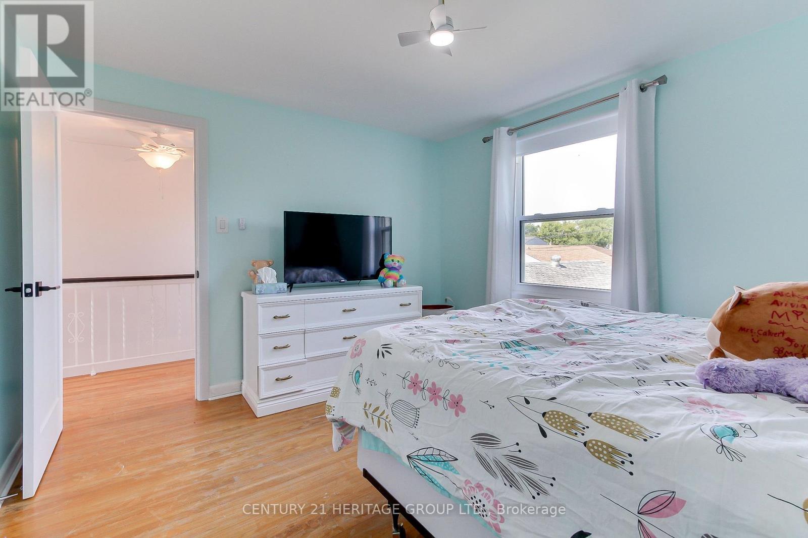 396 East 16th Street, Hamilton, Ontario  L9A 4K5 - Photo 23 - X12461477