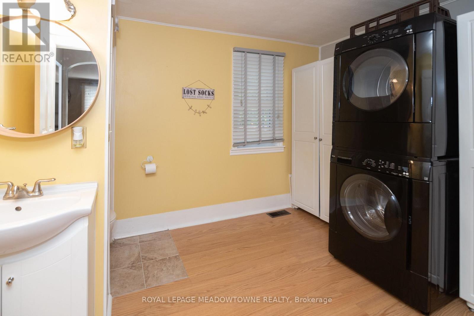 5853 Mcleod Road, Niagara Falls, Ontario  L2G 3E5 - Photo 15 - X12461479