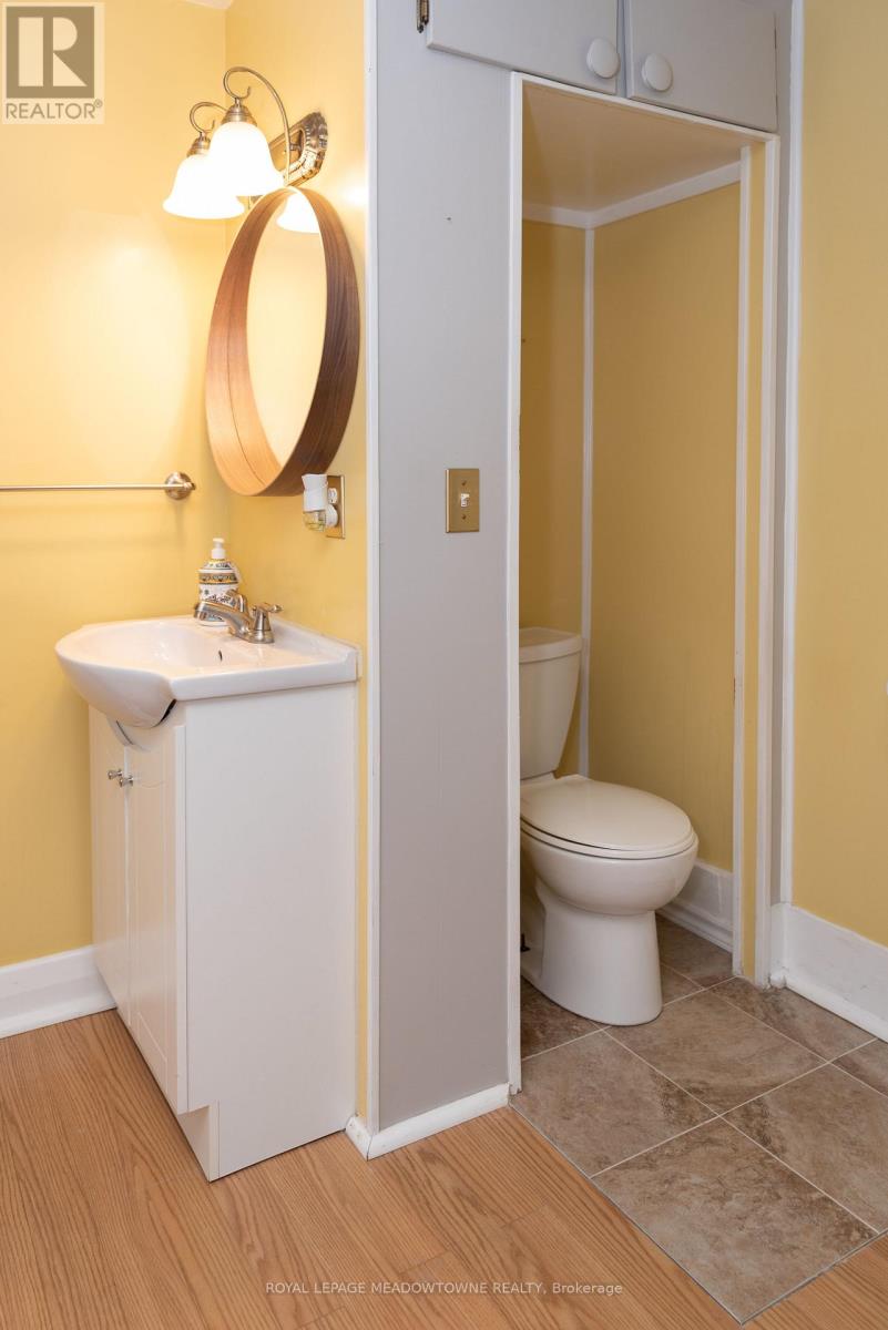 5853 Mcleod Road, Niagara Falls, Ontario  L2G 3E5 - Photo 17 - X12461479