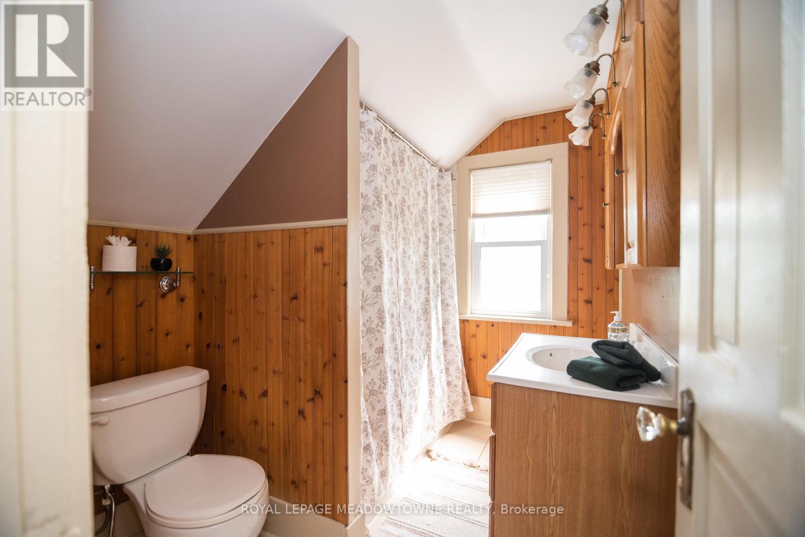 5853 Mcleod Road, Niagara Falls, Ontario  L2G 3E5 - Photo 19 - X12461479