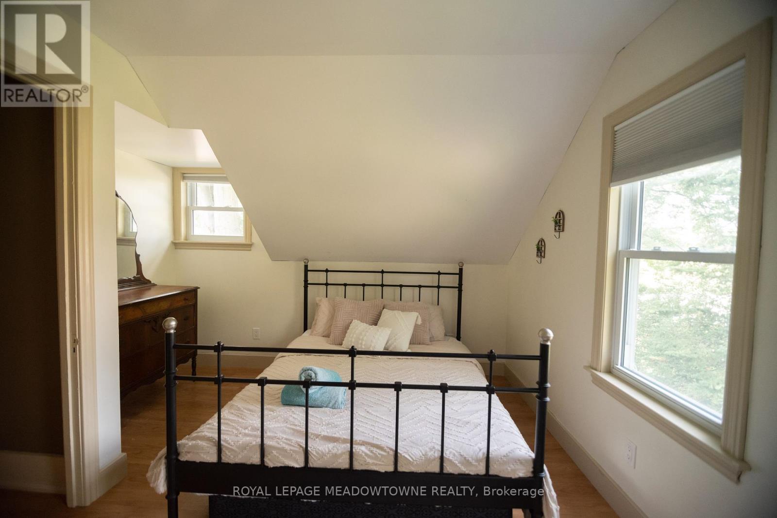 5853 Mcleod Road, Niagara Falls, Ontario  L2G 3E5 - Photo 22 - X12461479