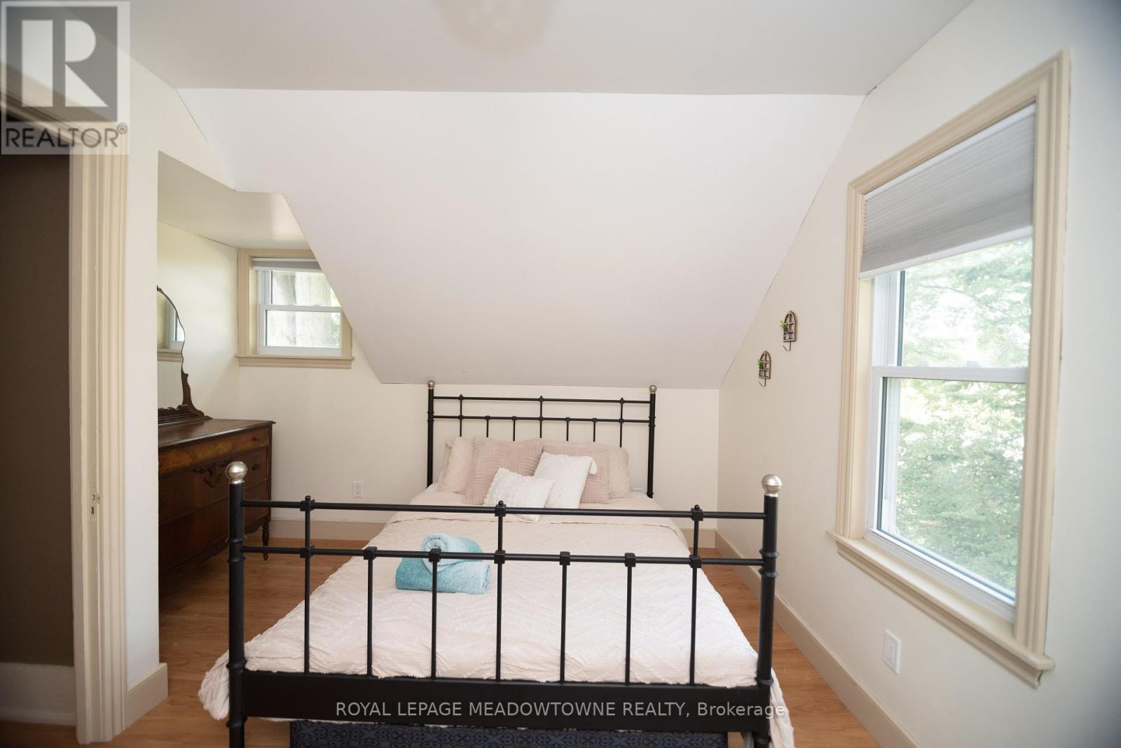 5853 Mcleod Road, Niagara Falls, Ontario  L2G 3E5 - Photo 23 - X12461479