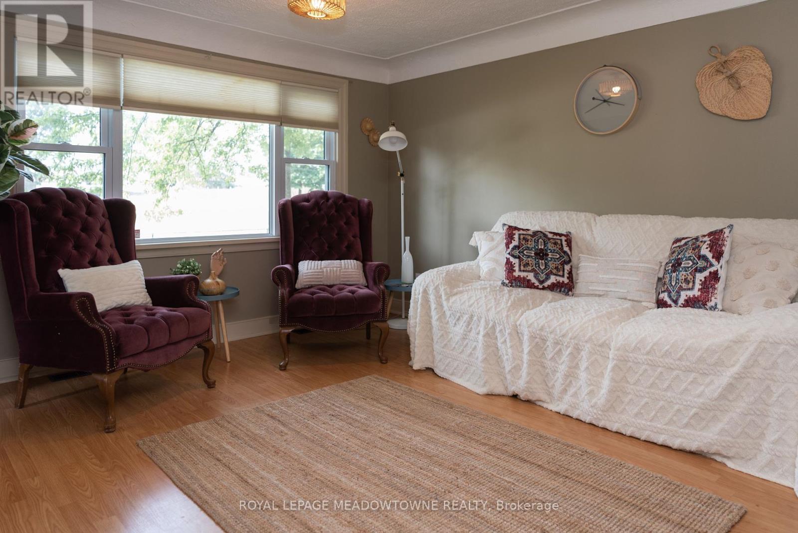 5853 Mcleod Road, Niagara Falls, Ontario  L2G 3E5 - Photo 6 - X12461479