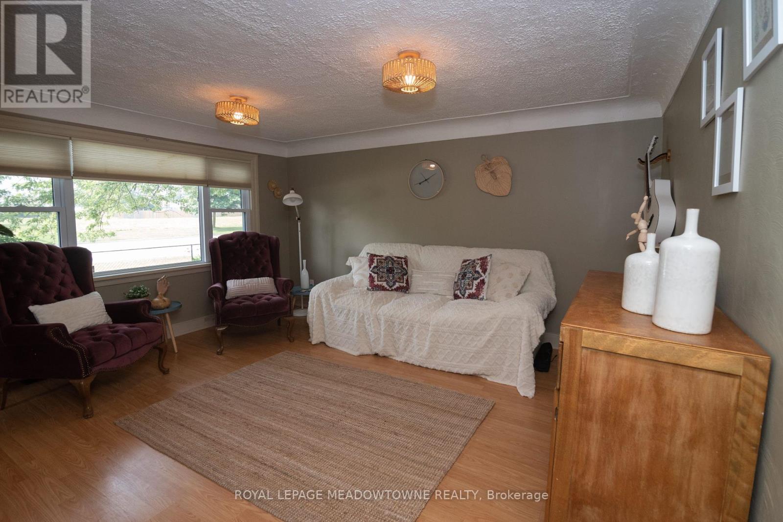 5853 Mcleod Road, Niagara Falls, Ontario  L2G 3E5 - Photo 7 - X12461479