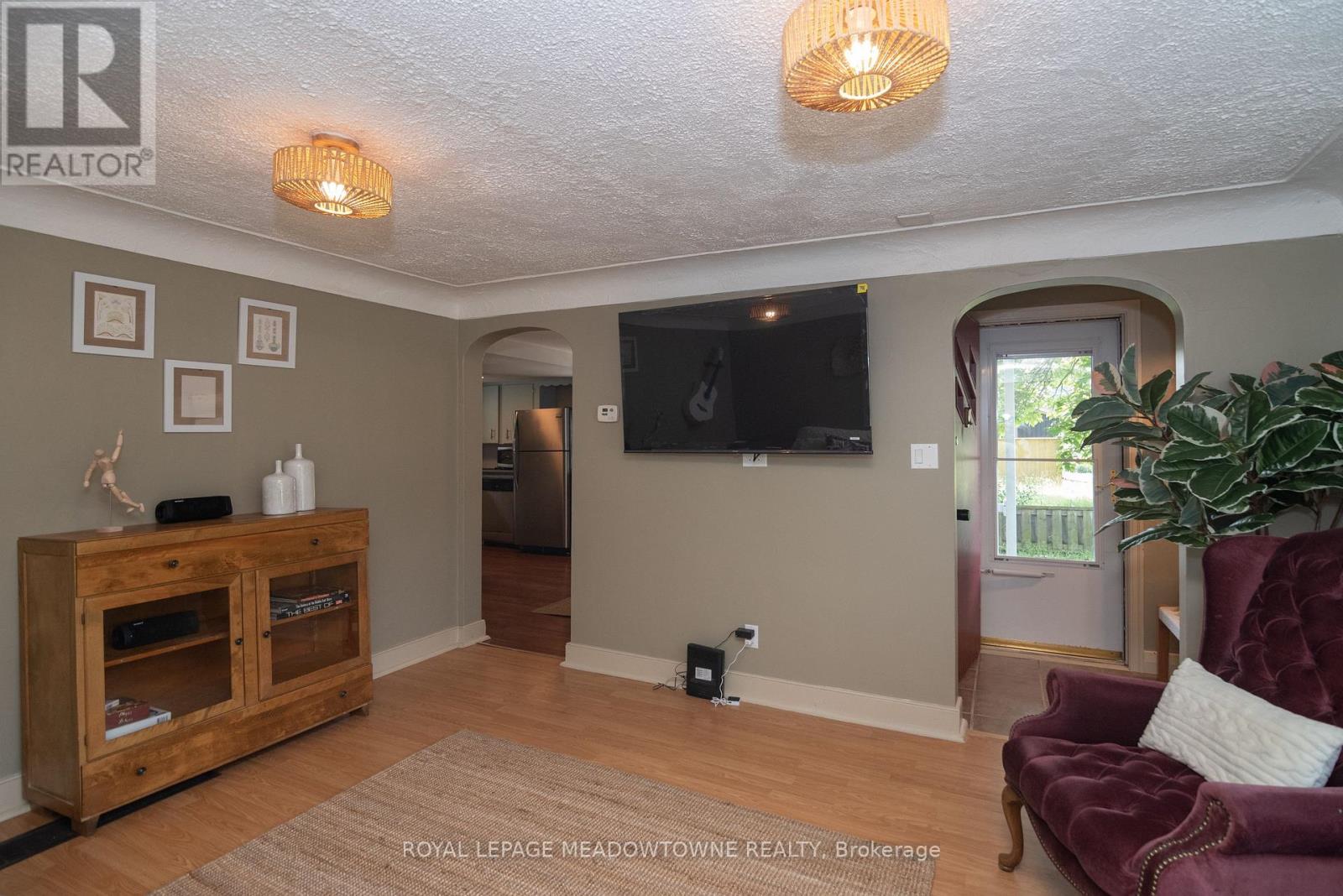 5853 Mcleod Road, Niagara Falls, Ontario  L2G 3E5 - Photo 8 - X12461479