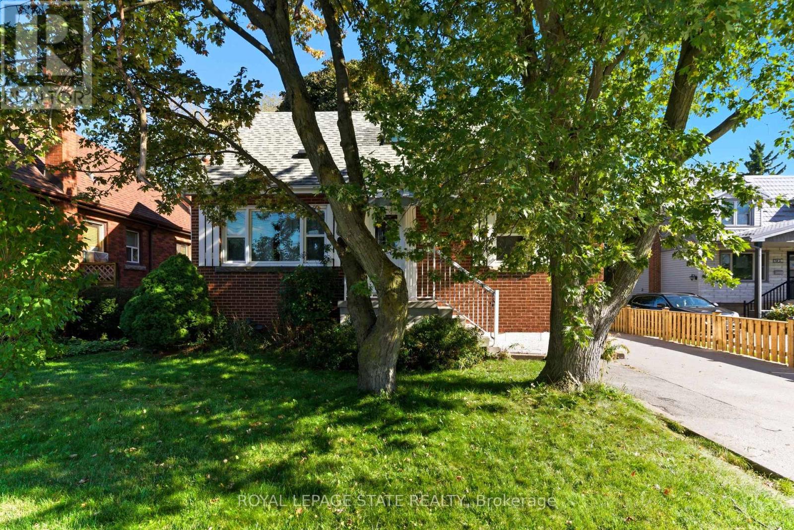 1 - 425 UPPER GAGE AVENUE, Hamilton, Ontario