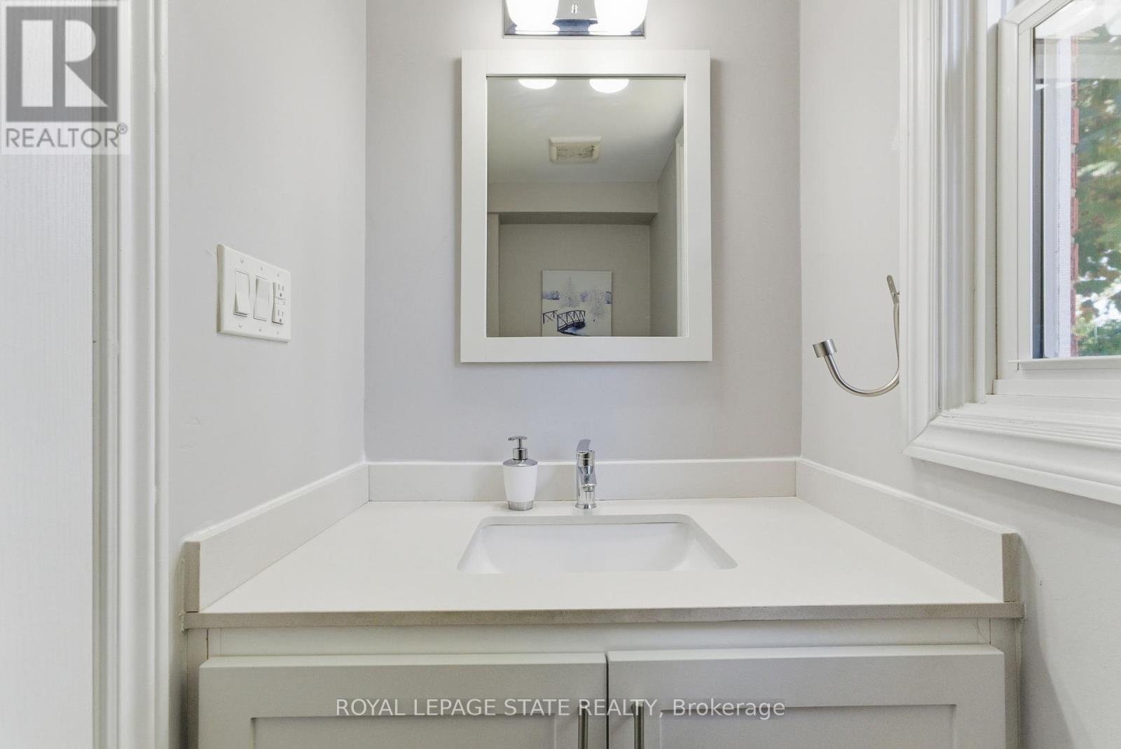 1 - 425 Upper Gage Avenue, Hamilton, Ontario  L8V 4H8 - Photo 17 - X12461500