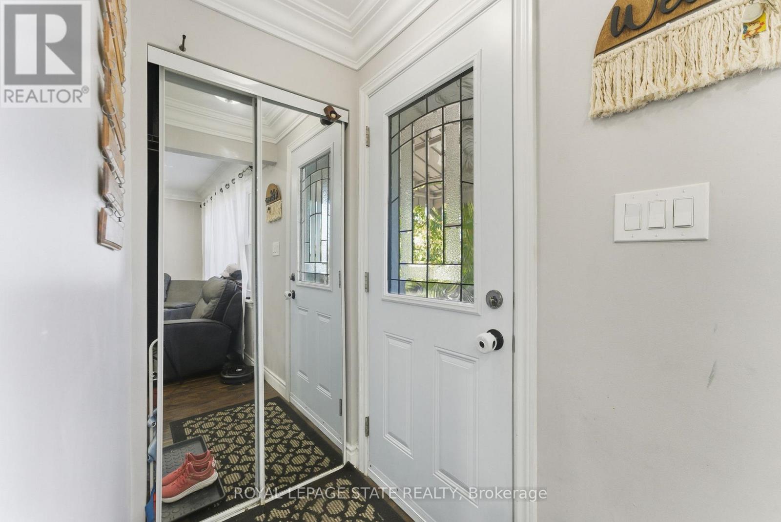 1 - 425 Upper Gage Avenue, Hamilton, Ontario  L8V 4H8 - Photo 4 - X12461500