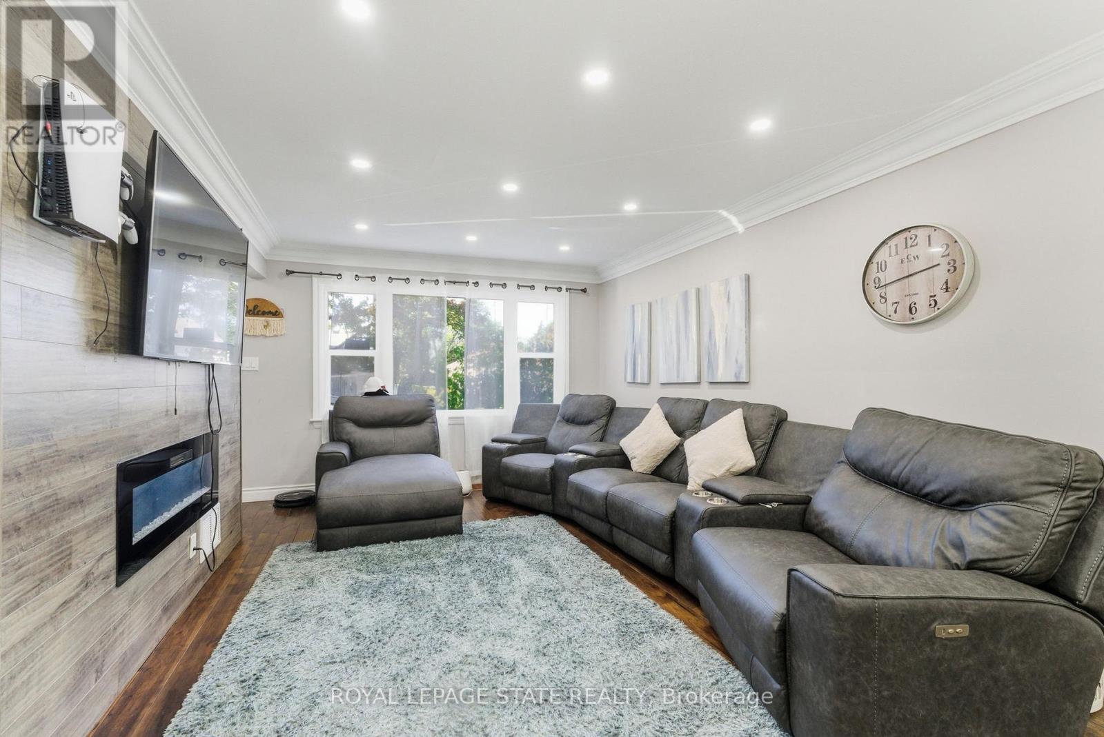 1 - 425 Upper Gage Avenue, Hamilton, Ontario  L8V 4H8 - Photo 6 - X12461500