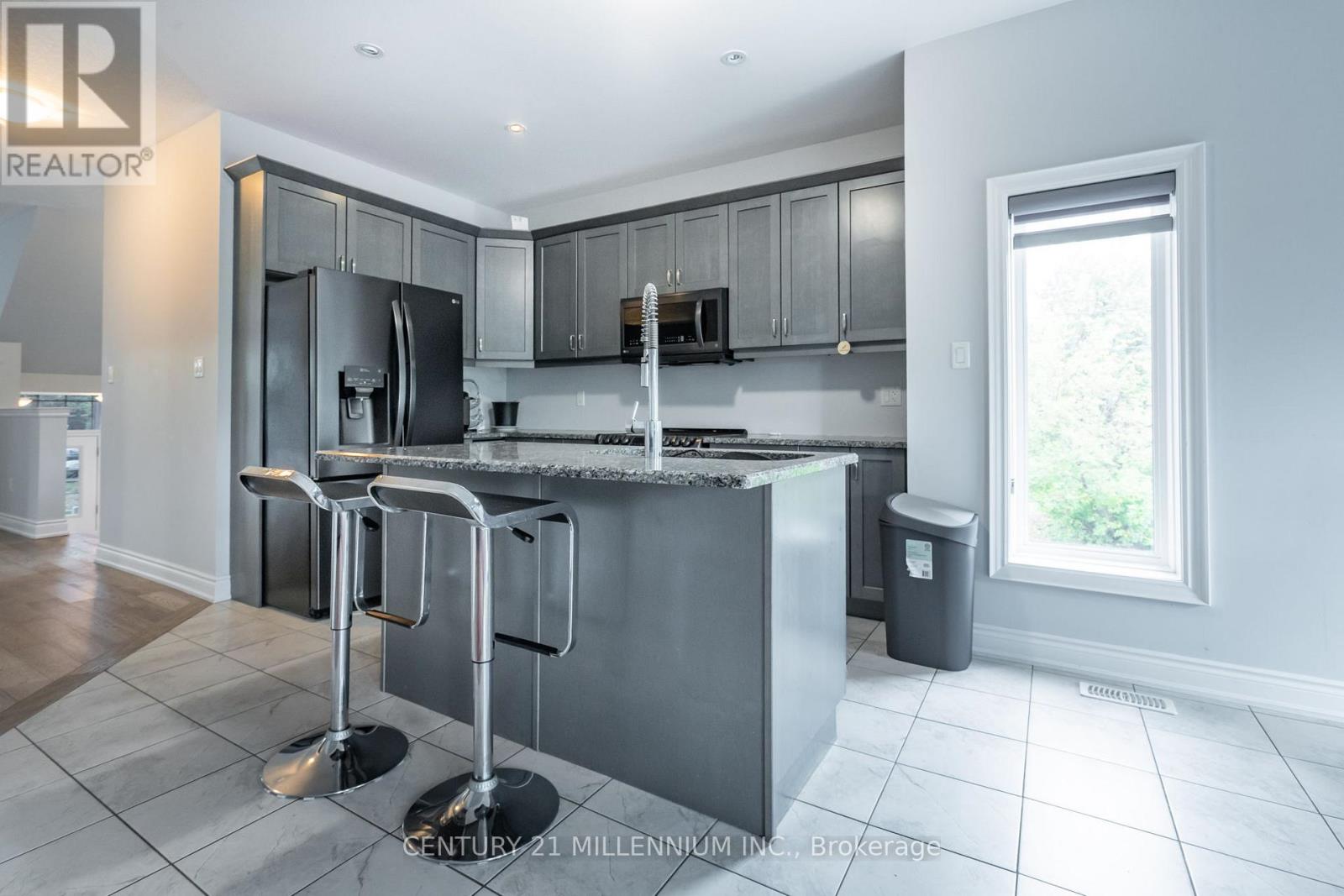 399 Erie Avenue, Brantford, Ontario  N3S 0E6 - Photo 14 - X12461512