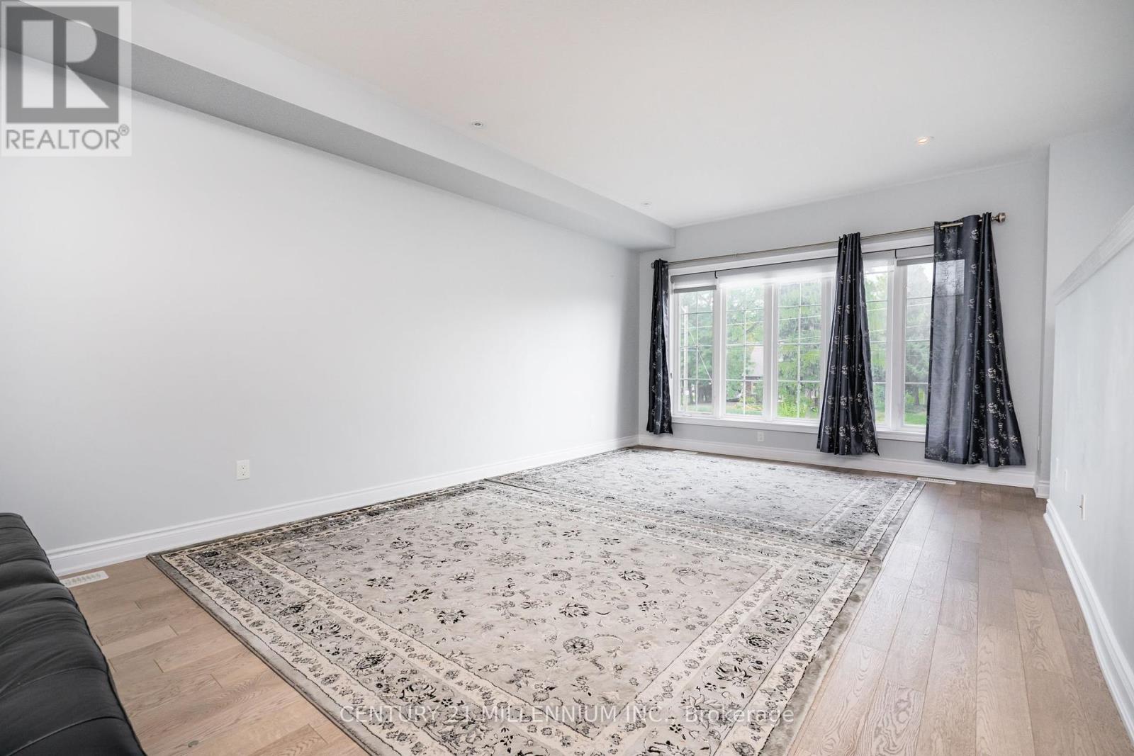 399 Erie Avenue, Brantford, Ontario  N3S 0E6 - Photo 8 - X12461512