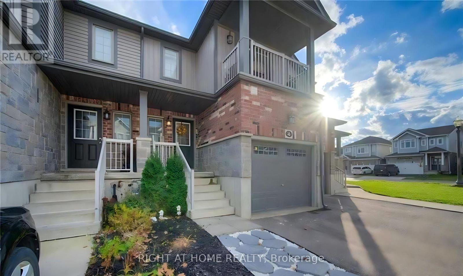 4 MEADOWRIDGE STREET, Kitchener, Ontario