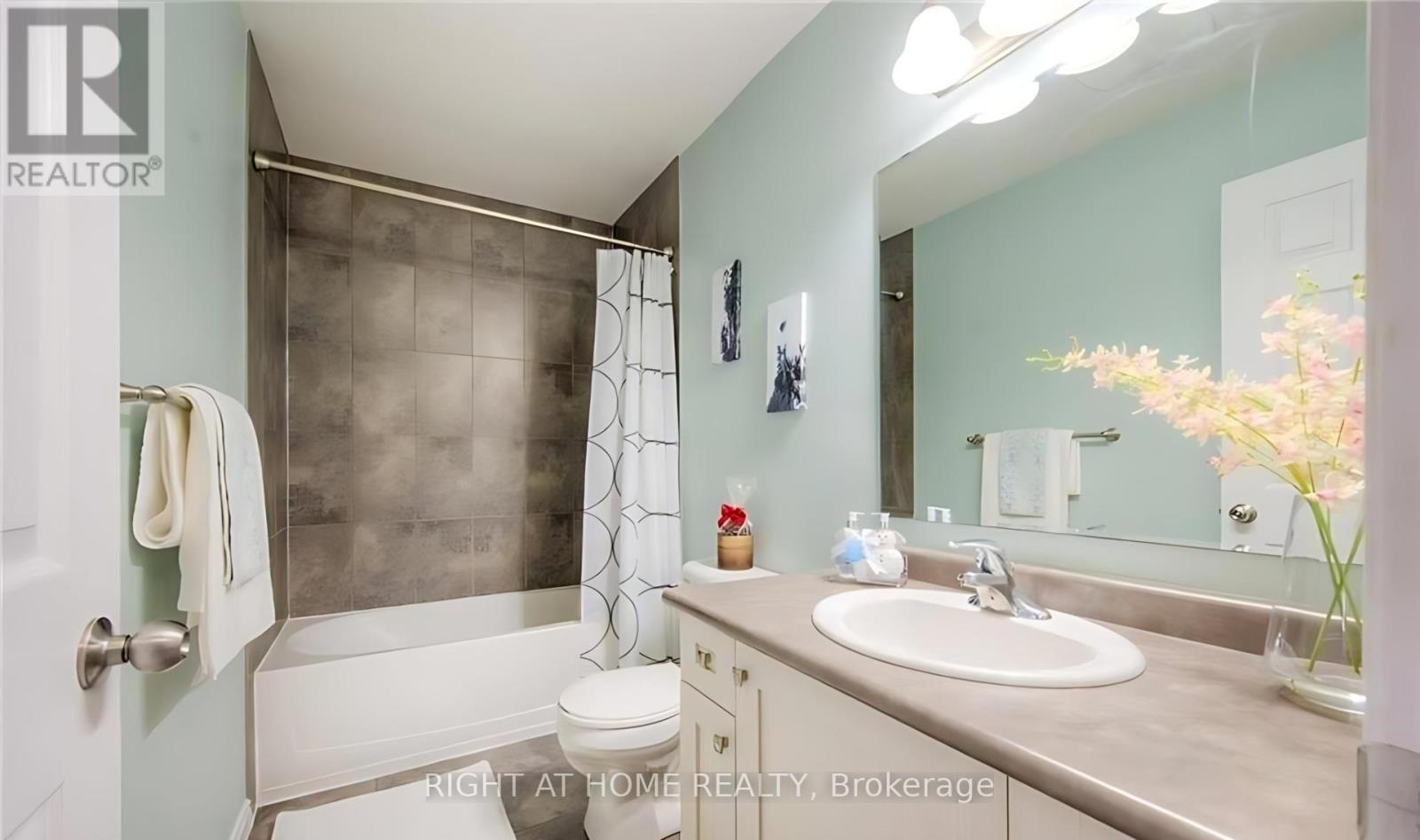 4 Meadowridge Street, Kitchener, Ontario  N2P 0E2 - Photo 14 - X12461553