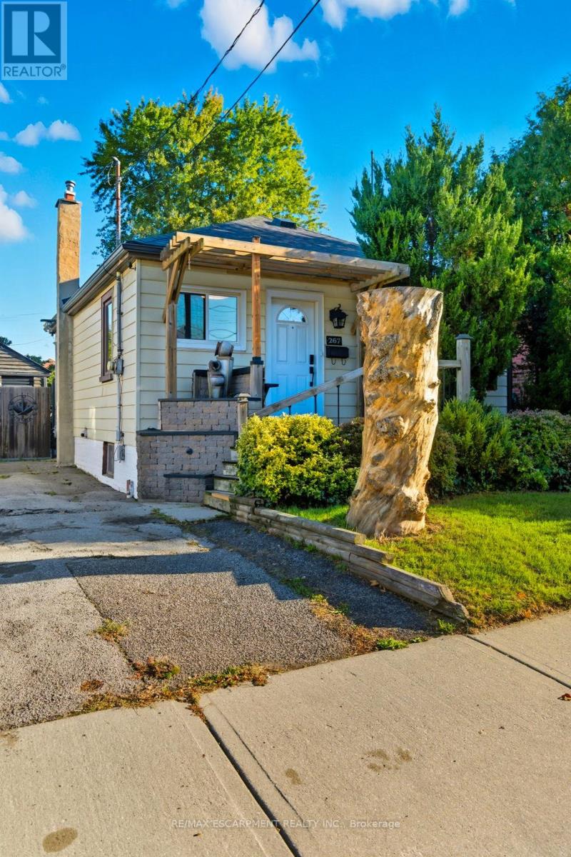 267 Thayer Avenue, Hamilton, Ontario  L9A 1J6 - Photo 2 - X12461566