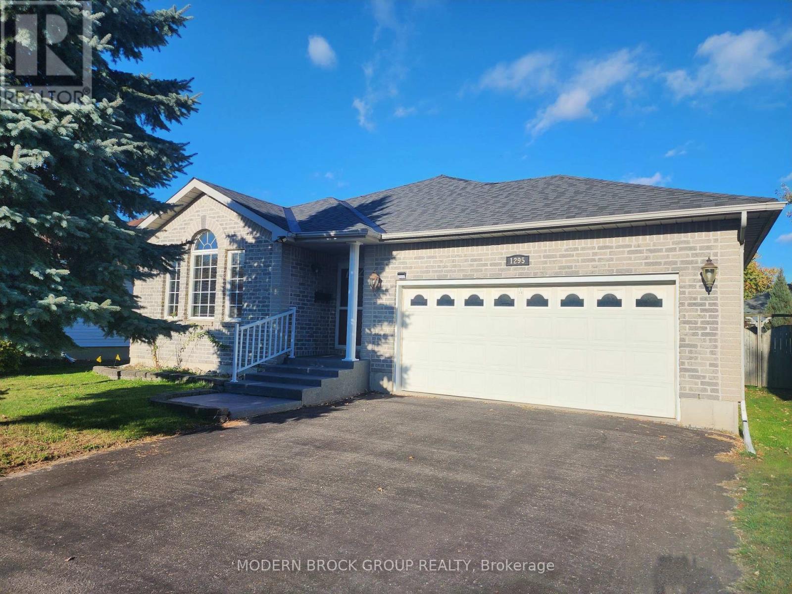 1295 Cuthbertson Avenue, Brockville, Ontario  K6V 6Y2 - Photo 2 - X12459405