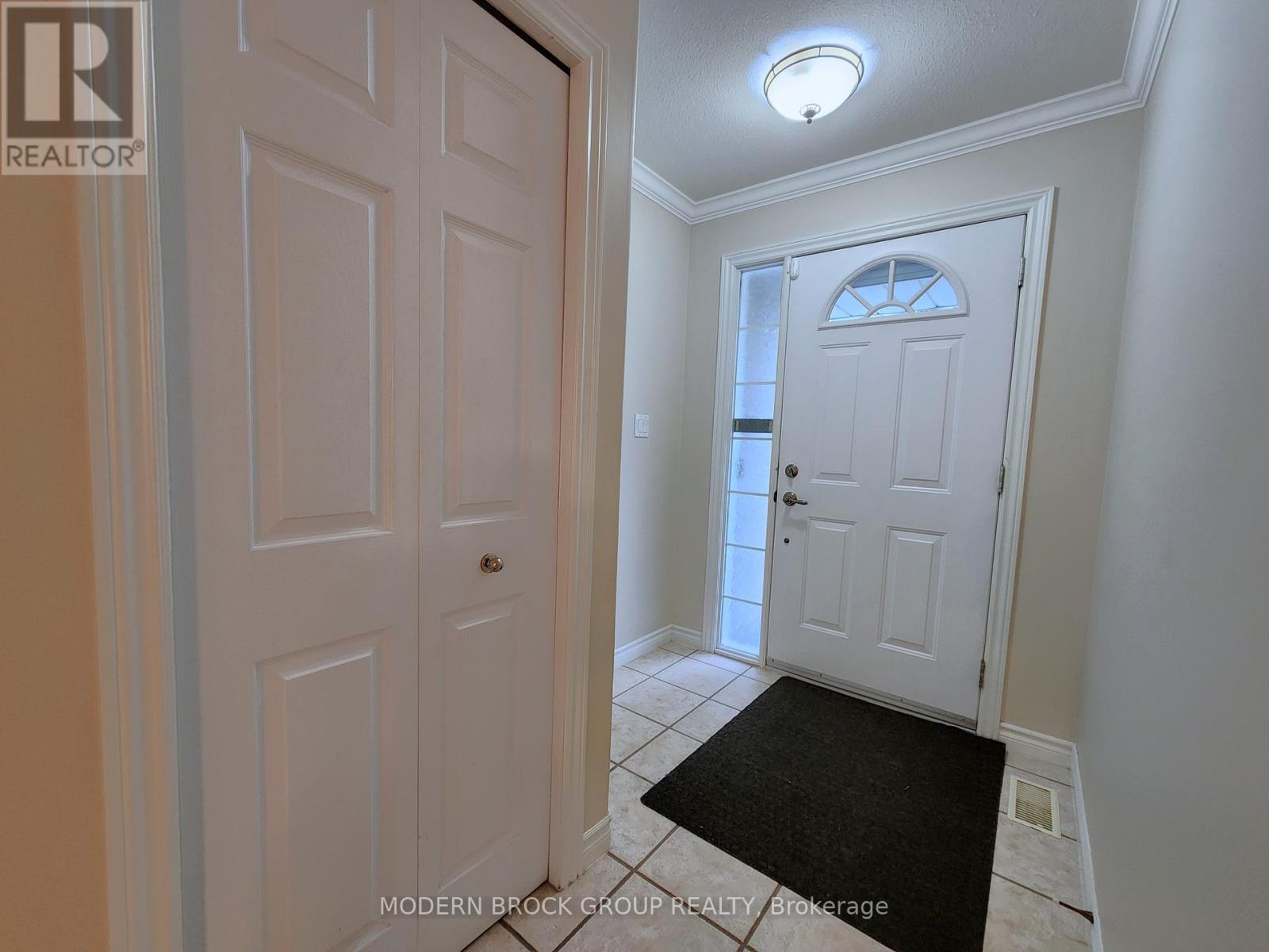 1295 Cuthbertson Avenue, Brockville, Ontario  K6V 6Y2 - Photo 4 - X12459405