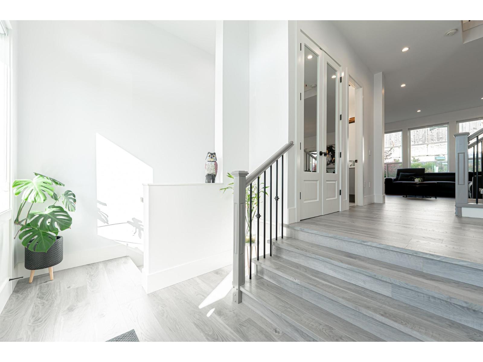 16755 16a Avenue, Surrey, British Columbia  V3Z 0B4 - Photo 16 - R3058127