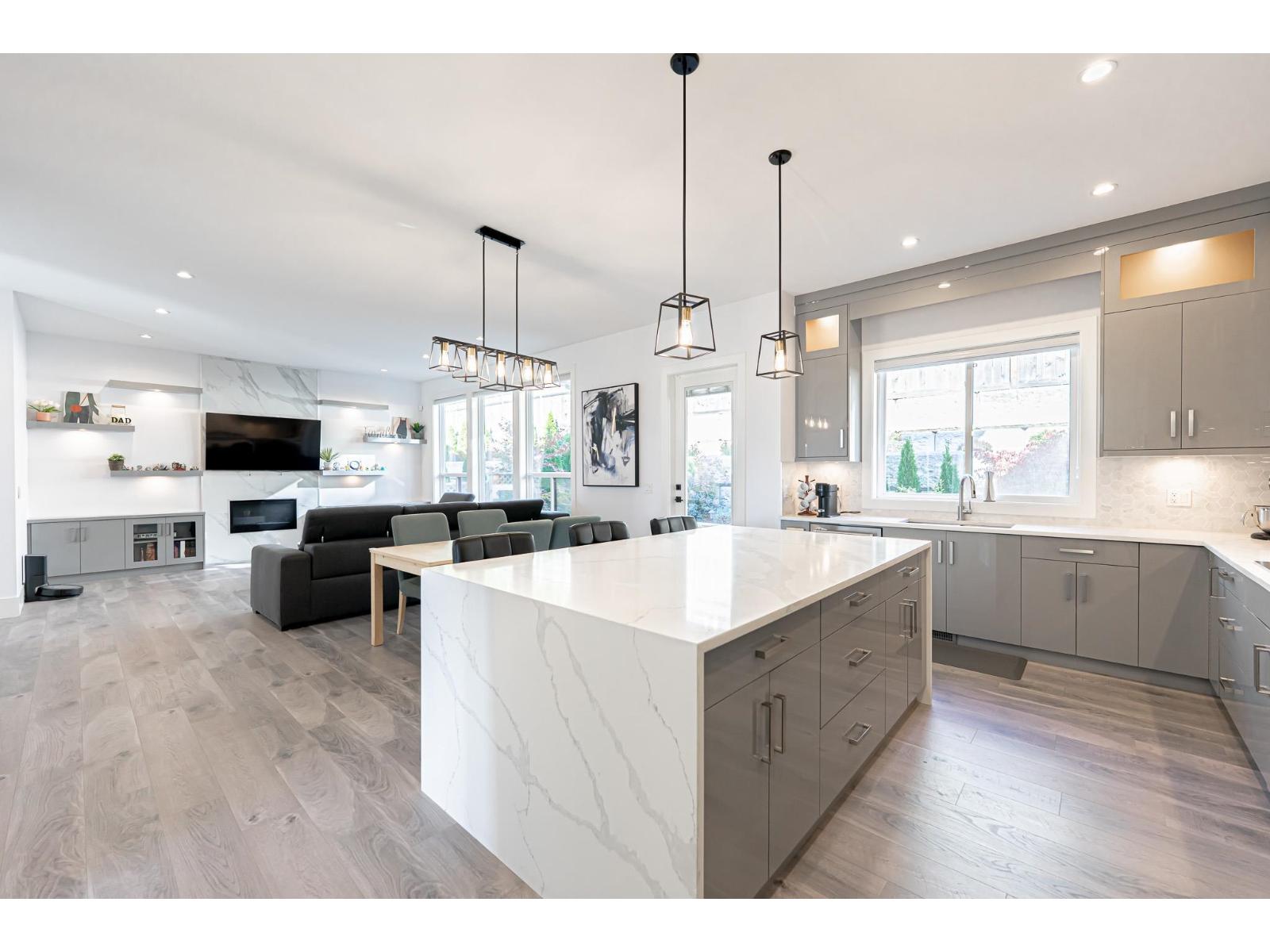 16755 16a Avenue, Surrey, British Columbia  V3Z 0B4 - Photo 6 - R3058127