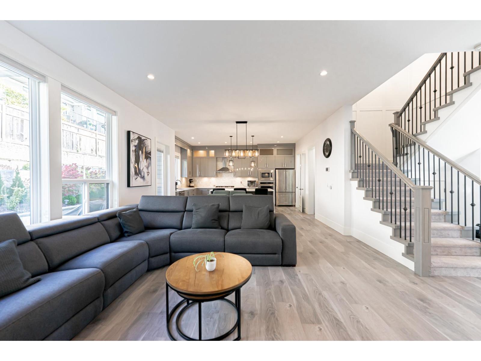 16755 16a Avenue, Surrey, British Columbia  V3Z 0B4 - Photo 9 - R3058127