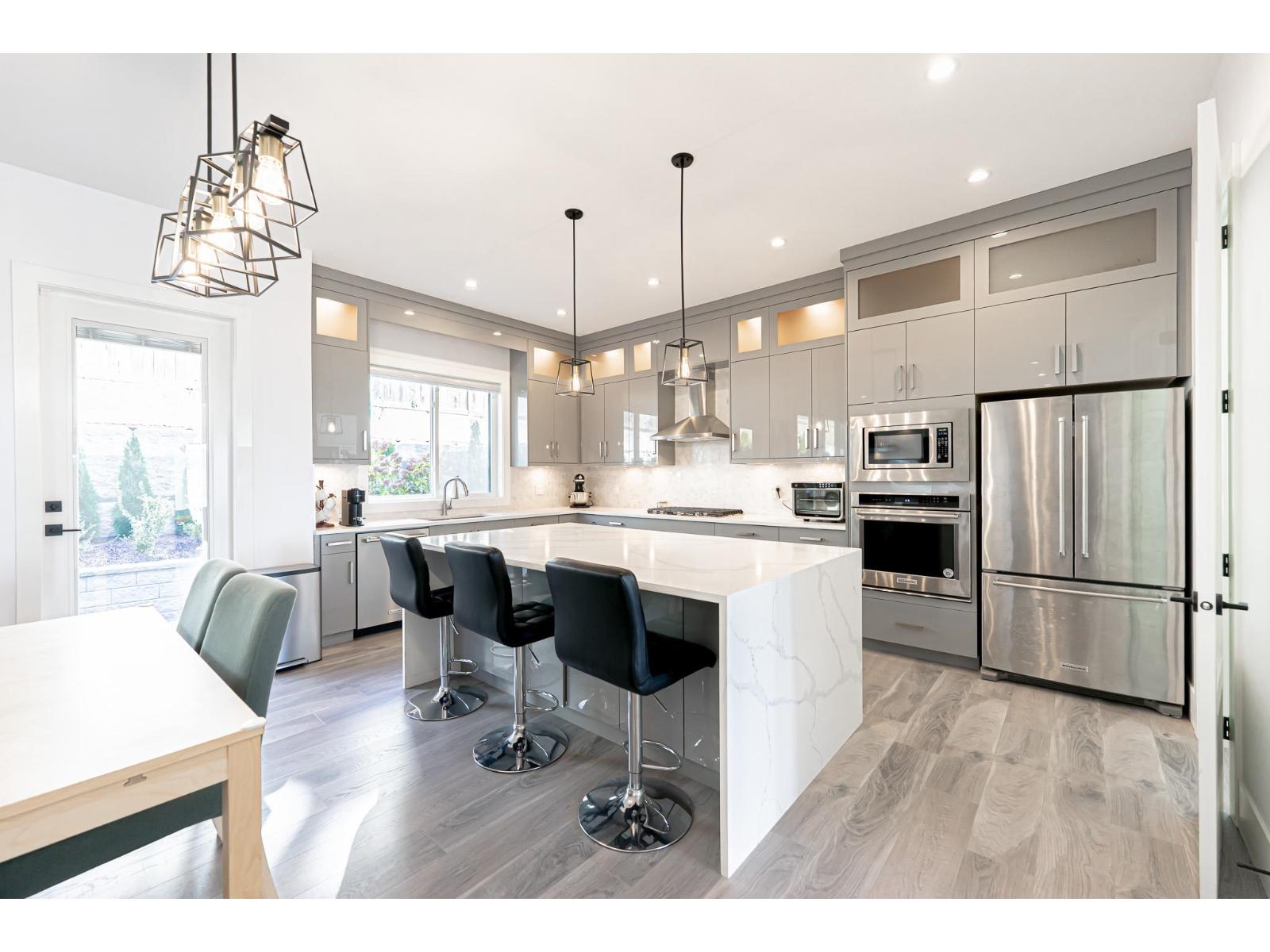 16755 16a Avenue, Surrey, British Columbia  V3Z 0B4 - Photo 4 - R3058127