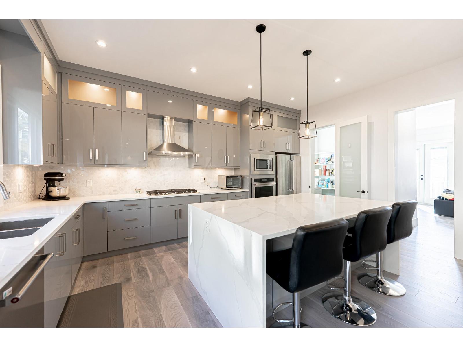16755 16a Avenue, Surrey, British Columbia  V3Z 0B4 - Photo 8 - R3058127