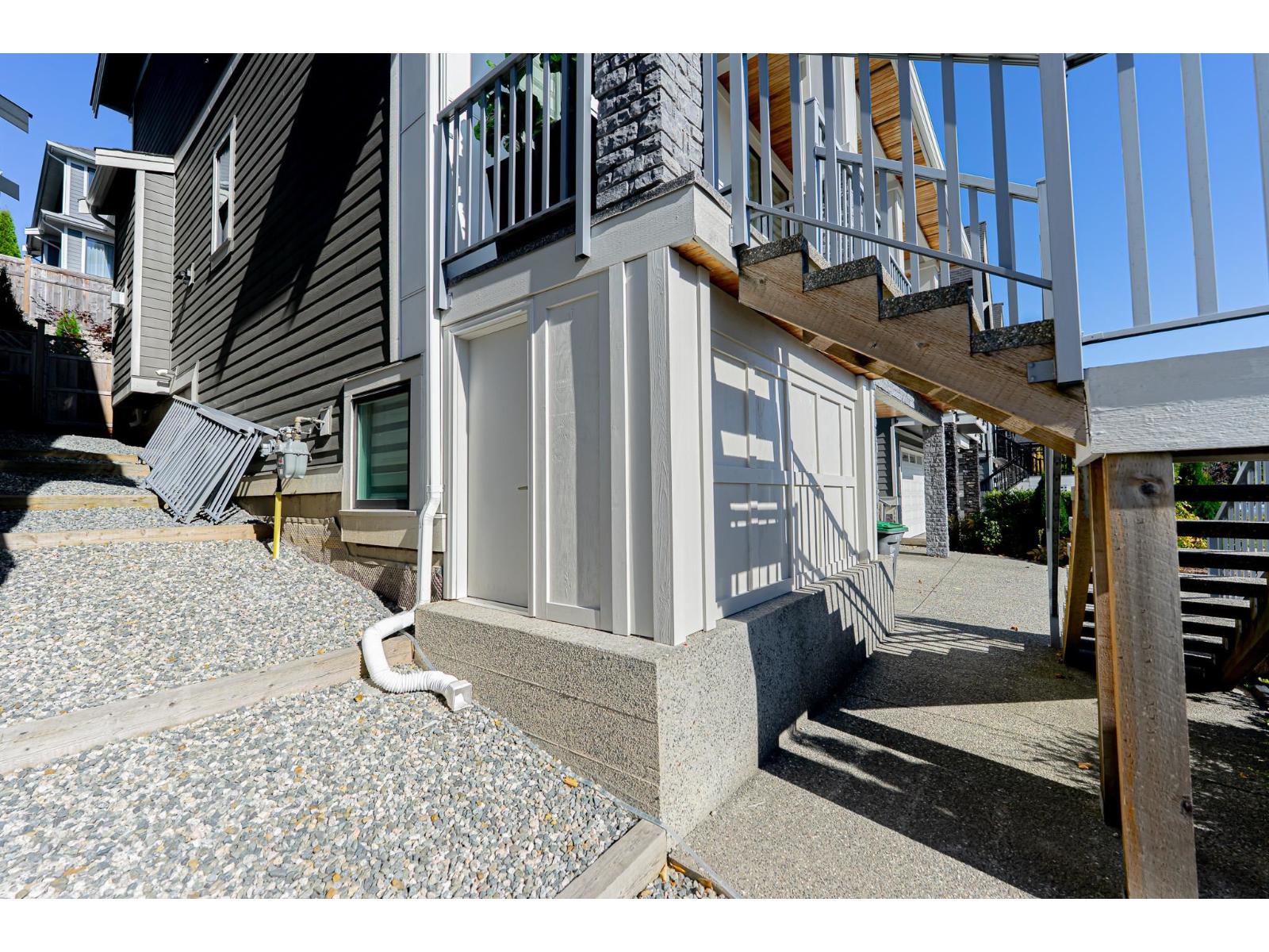 16755 16a Avenue, Surrey, British Columbia  V3Z 0B4 - Photo 40 - R3058127