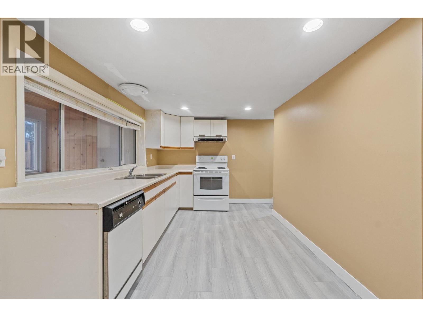 3775 Trinity Street, Burnaby, British Columbia  V5C 1N1 - Photo 12 - R3058152