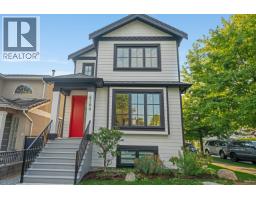 <div class="price">$2,580,000</div> 6709 Fleming Street, Vancouver<br><div style="margin-bottom:8px;"><small>RE/MAX City Realty</small></div><div class='bed_bath'>7 Bed | 6 Bath</div>
