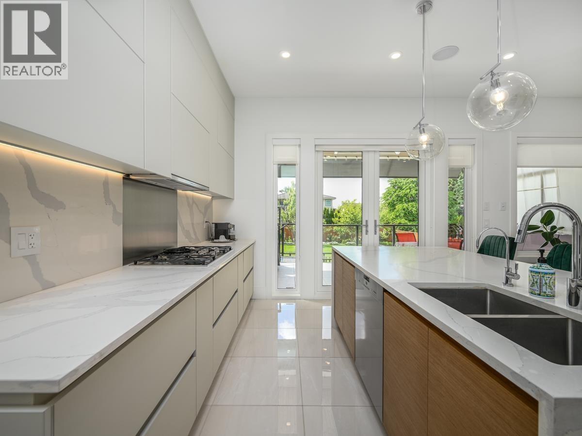 7268 Pandora Street, Burnaby, British Columbia  V5A 1B9 - Photo 8 - R3058084