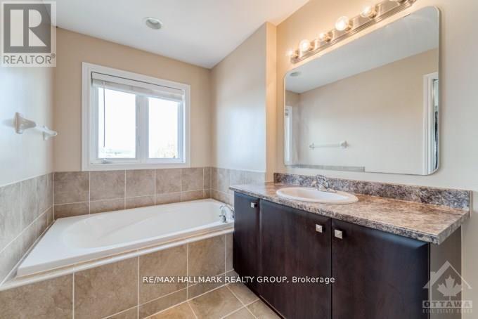 401 Foxhall Way, Ottawa, Ontario  K2M 0G1 - Photo 10 - X12459345