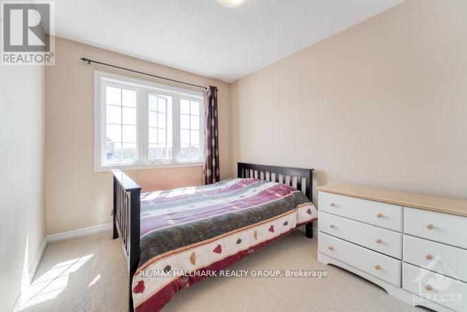 401 Foxhall Way, Ottawa, Ontario  K2M 0G1 - Photo 12 - X12459345