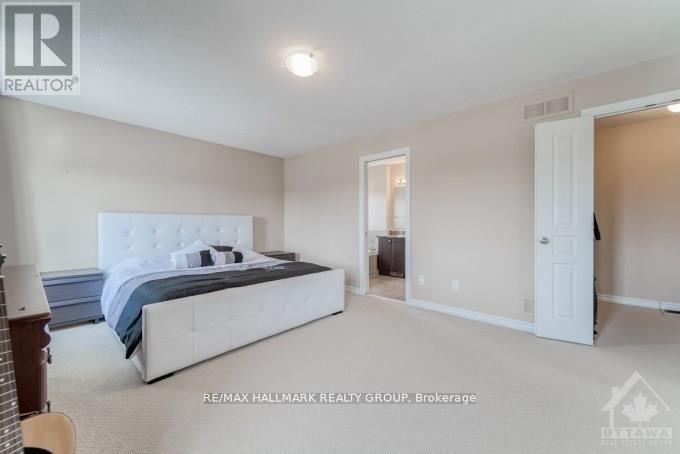 401 Foxhall Way, Ottawa, Ontario  K2M 0G1 - Photo 9 - X12459345
