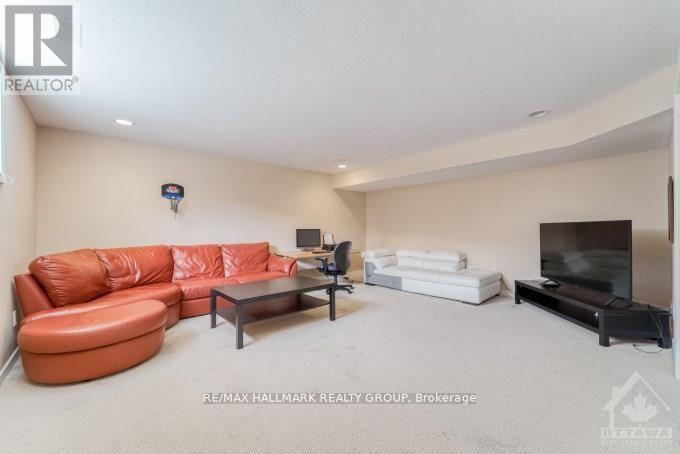401 Foxhall Way, Ottawa, Ontario  K2M 0G1 - Photo 15 - X12459345