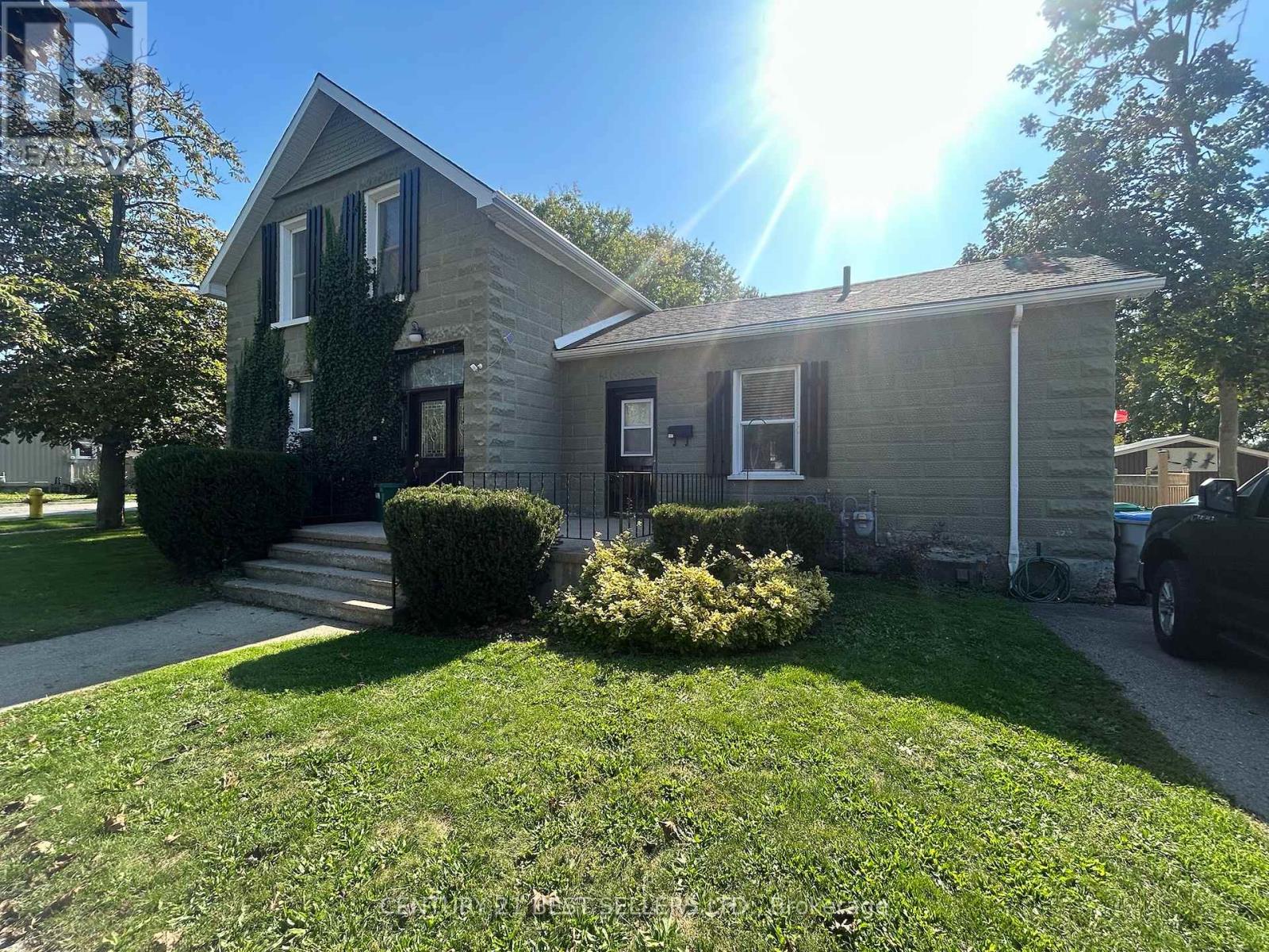 115-117 BRITANNIA ROAD W, Goderich, Ontario
