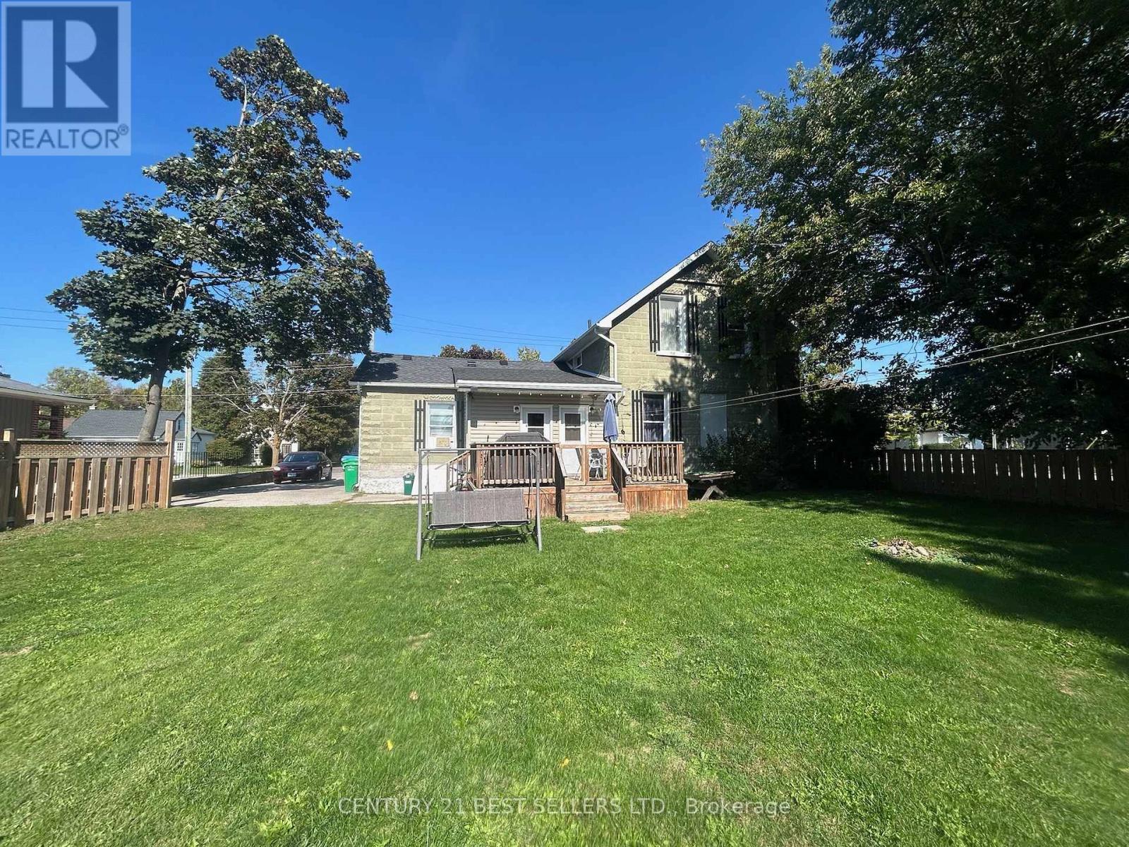 115-117 Britannia Road W, Goderich, Ontario  N7A 2B4 - Photo 9 - X12461372