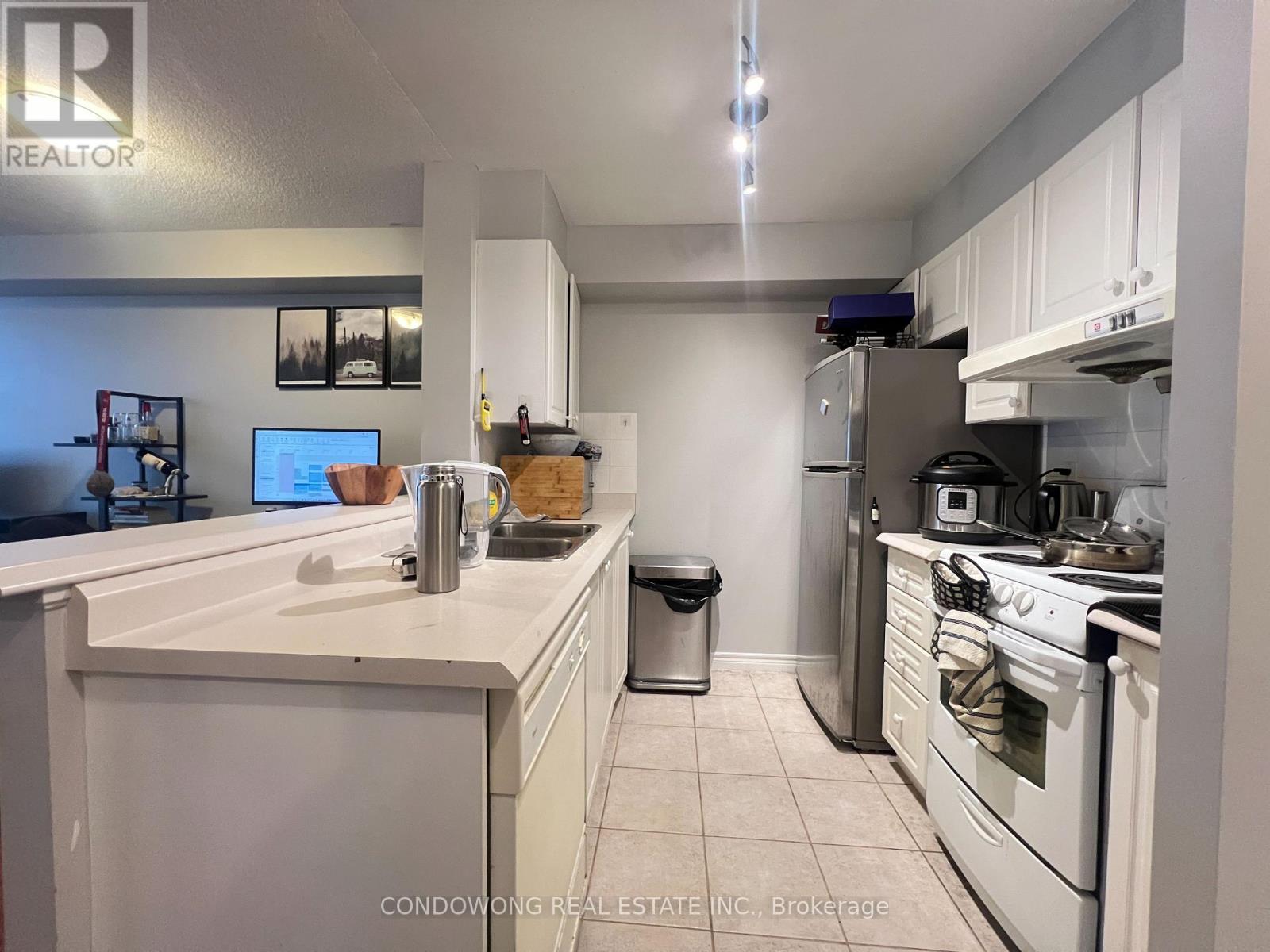 1006 - 152 St Patrick Street, Toronto, Ontario  M5T 3J9 - Photo 3 - C12461576