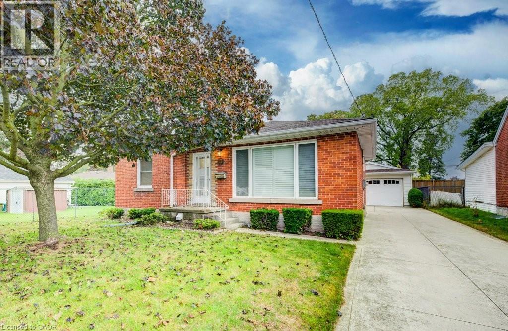 492 Ephraim Street, Kitchener, Ontario  N2B 2C6 - Photo 1 - 40779071